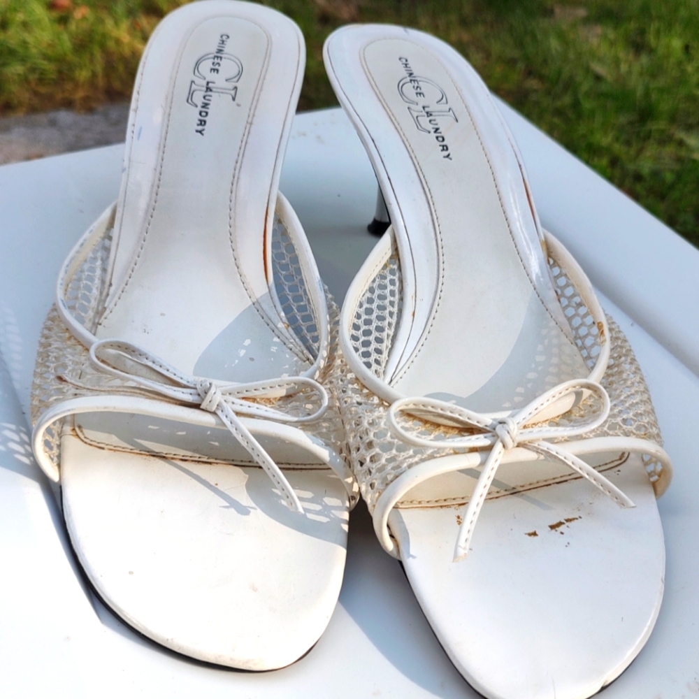 Chinese Laundry, 1/2in heel, off white